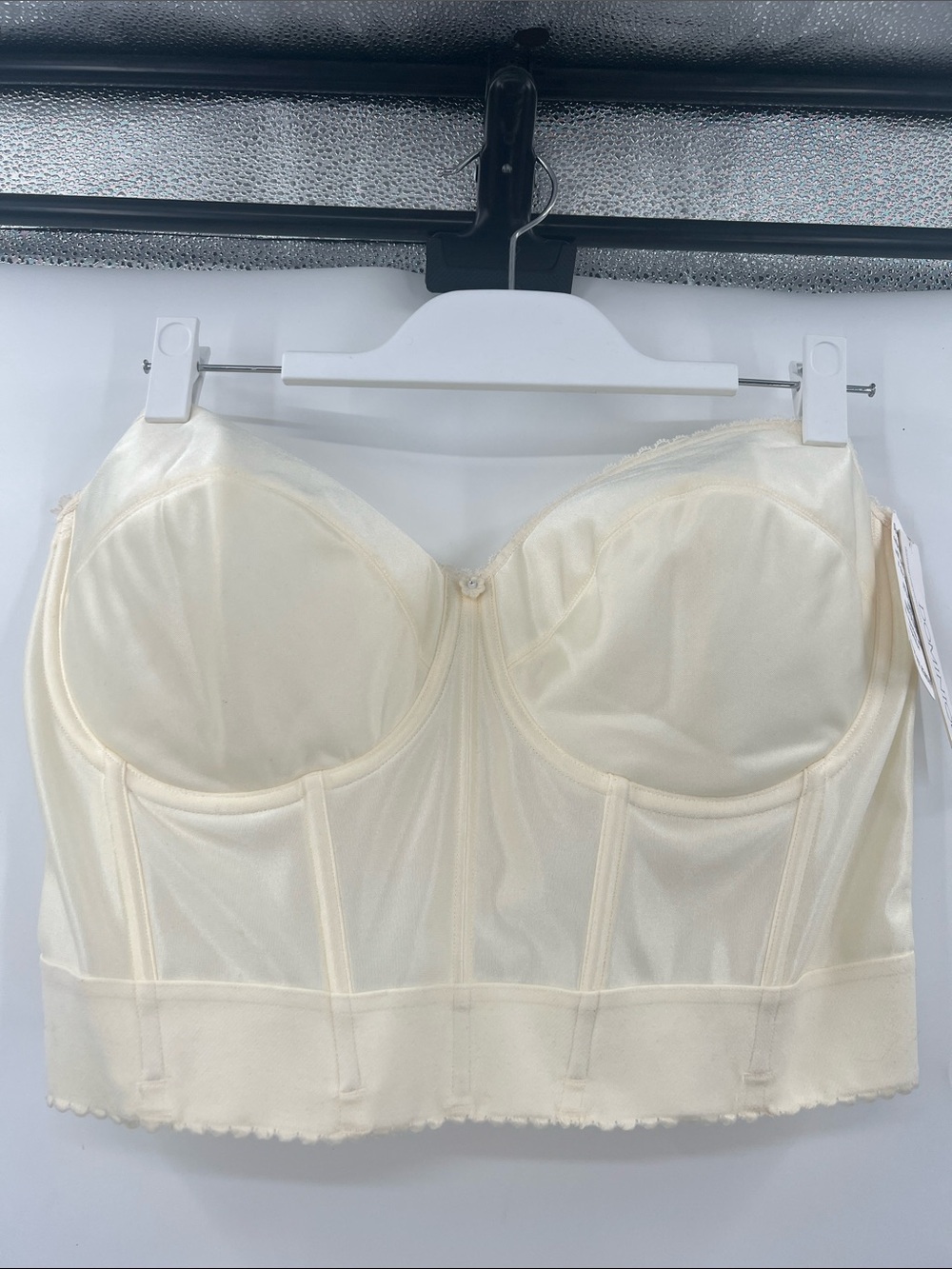 44D  Dominique bra   NWT